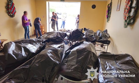 Авиаудар по очереди за пенсией: количество погибших возросло до 25, полиция идентифицирует тела