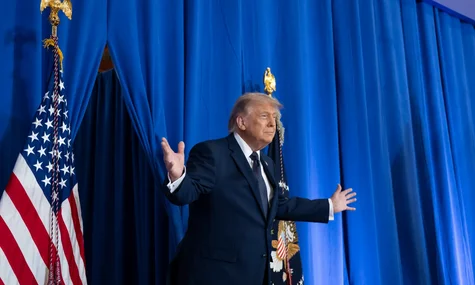 У Трампа «відмінне здоров’я», хоча в нього все ще синець на руці й набрякає нога — Reuters