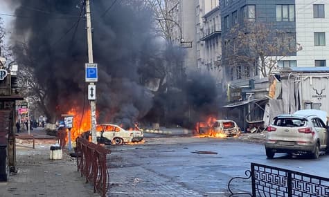 Оккупанты обстреляли центр Херсона — известно о десятках пострадавших (ФОТО)
