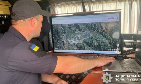 У лісі на Прикарпатті другу добу шукають хлопчика з аутизмом: залучили понад 300 людей та підняли в небо безпілотники