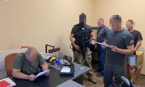 В Донецкой области руководитель военкомата требовал у призывника взятку за справку о непригодности к службе — ГБР