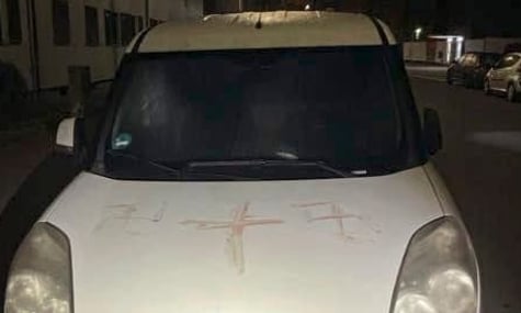 Чоловіка, який малював свастики кров’ю в Німеччині, затримали. Ним виявився громадянин Румунії