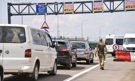 Прикордонники відмовили у виїзді кільком чоловікам віком від 18 до 22 років. Яка причина?