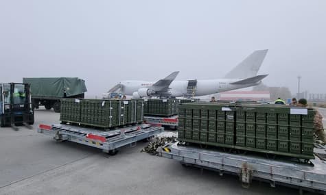 США передали Украине очередную партию помощи — примерно 80 тысяч килограммов боеприпасов