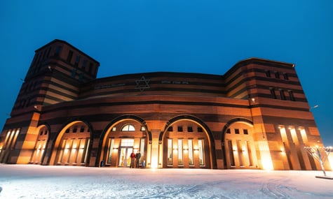 Дев'ятикласник із Кривого Рогу підпалив синагогу, щоб «підняти авторитет серед друзів». Тепер він має пройти курс із медіаграмотності