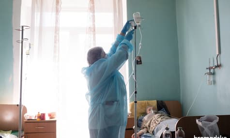 Пандемія, яка постійно попереду. Як змінилася українська медицина за рік від першого локдауну