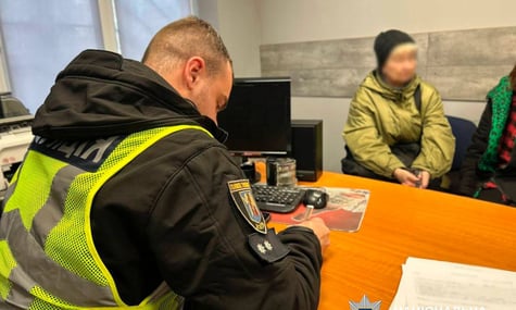 Пенсіонерку, яка не пускала жінку з дитиною в укриття, притягнули до відповідальності — поліція