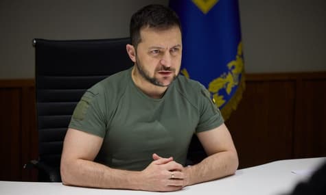 Зеленський готовий розглянути варіанти повернення Криму невійськовим шляхом