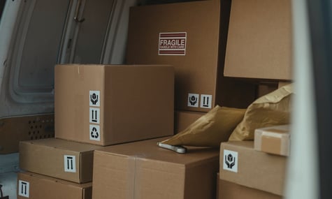 Європейські поштові оператори призупинять доставлення деяких посилок у США