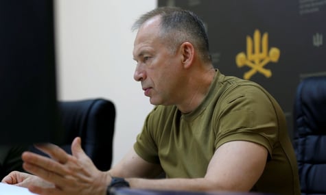 Сирський: росіяни обрали тактику «тисячі порізів», на сході намагаються наступати по всій лінії фронту