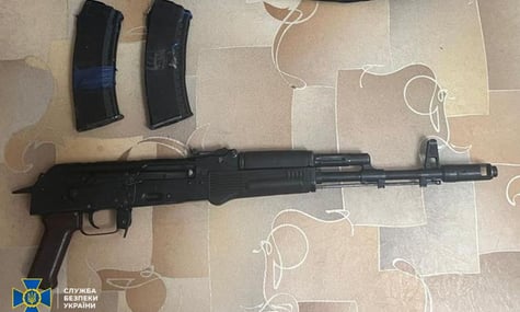 Автомат, з якого хотів вистрелити підозрюваний
