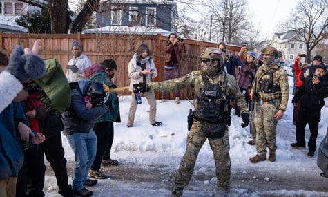 Суддя США заборонила агентам ICE застосовувати арешти та балончики проти протестувальників у Міннесоті