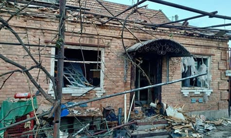 россияне обстреляли два района Днепропетровской области: пострадали фабрика, дома и линия электропередач
