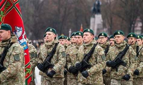 Єврокомісар з оборони: ЄС варто розглянути створення спільних збройних сил на заміну військам США