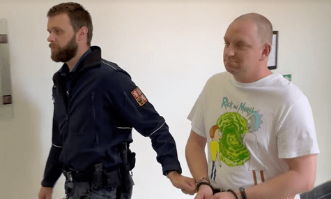 Казав, що треба вбити всіх українців. У Чехії посилили вирок чоловіку, який напав на білоруса, сплутавши з українцем