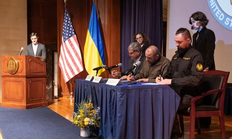 Зброї буде більше: Україна і США підписали меморандум про спільне виробництво