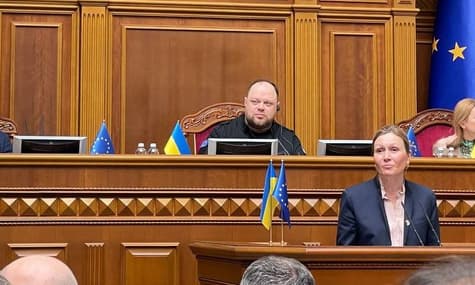 В Киев приехала французская делегация. В Раде выступила глава Национальной ассамблеи Франции