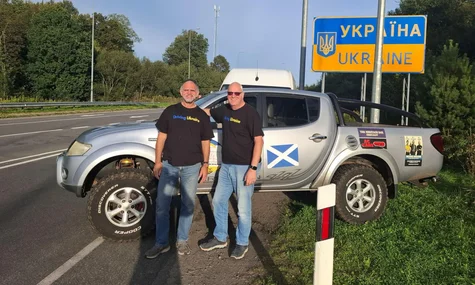 Замість України — на Кубу. Британський волонтер каже, що депутат украв у нього ідею передачі Україні невикористаних апаратів ШВЛ