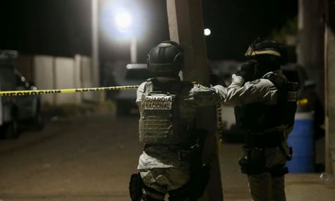 Правоохоронці Національної гвардії на місці збройного нападу на футбольному полі в Саламанці, штат Гуанахуато, Мексика, 25 січня 2026 року