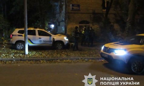У Києві напали на військового, що був на реабілітації, та пограбували його. Зловмисників уже затримали