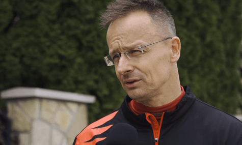 Сказав, що він не зникав. Сіярто, який не з'являвся на публіці після поразки на виборах, помітили на пробіжці