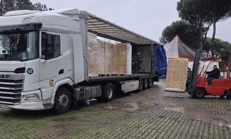 Папа Лев відправив Україні три вантажівки супів швидкого приготування: так він хоче «бути присутнім у сім'ях, що страждають»