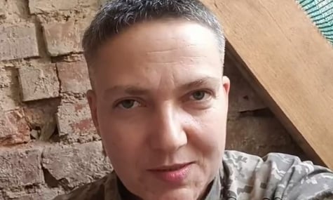 росіяни заявили, що взяли в полон ексдепутатку Надію Савченко. Вона відповіла: вільна і жива