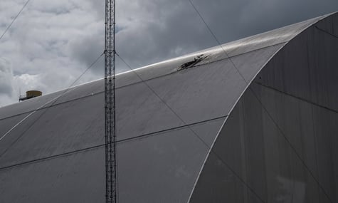 Норвегія виділить понад $9 млн на ремонт захисного саркофага ЧАЕС, пошкодженого російським дроном