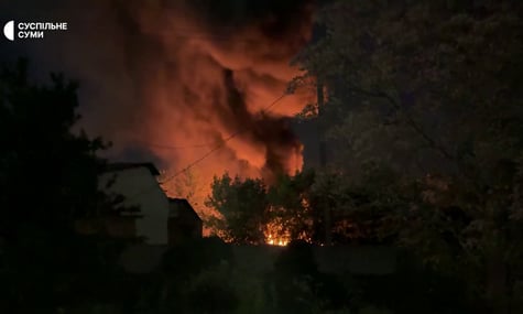 росіяни завдали восьми ударів КАБами по Сумах. З-під завалів деблокували людей