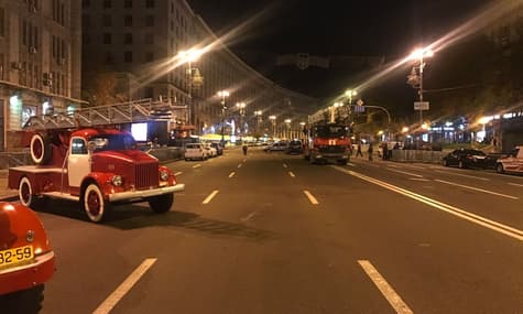 В Киеве перекрыли движение транспорта по Крещатику из-за мероприятия ко Дню спасателя
