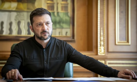 Зеленский подписал законы о продлении военного положения и мобилизации