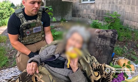 Из Покровска спасли пожилую женщину, пролежавшую без еды 10 дней