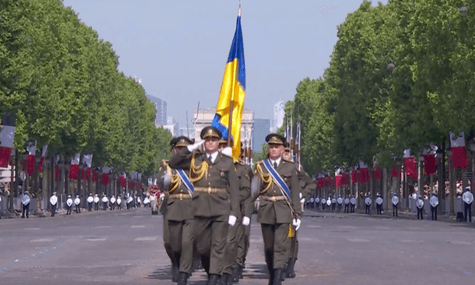 З українською колоною на землі та пілотами в небі. До Дня взяття Бастилії у Парижі пройшов найбільший в історії військовий парад