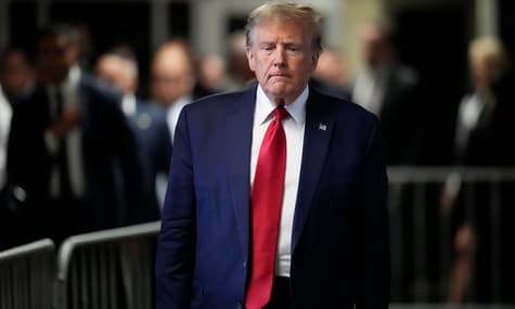 В США начался «исторический» суд над Трампом по делу о выплатах порнозвезде