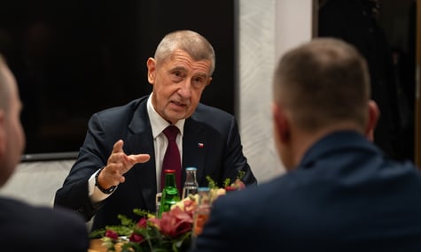 «Не має права повчати». Прем'єр Чехії вважає, що український посол «порушив звичай», обурившись через заяву про «хунту Зеленського»