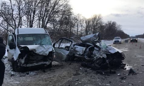 У ДТП на Харківщині 4 людини загинули, 11 постраждали