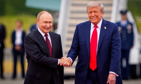 Трамп відкрив збір коштів на тлі зустрічі з путіним, запропонував почати з 10 доларів — медіа