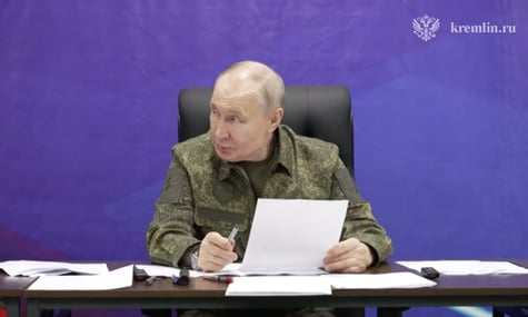 Перед переговорами зі США росіяни заявили про захоплення Покровська. У ЗСУ відповіли (ДОПОВНЕНО)