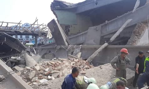 На Закарпатье обрушилось здание бывшего кинотеатра, под завалами могут быть люди — ГСЧС