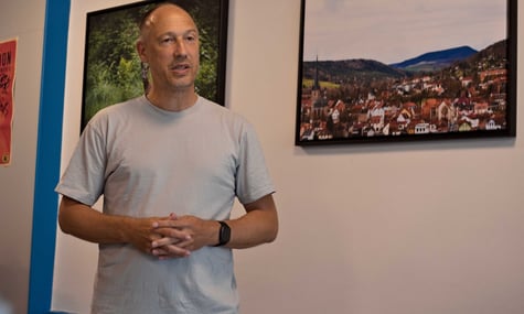 Політик з ультраправої АдН намагався вивідати деталі про постачання зброї для України