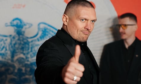 Усик заявив, що Трамп «має відповідати» за свої слова про Україну, і запросив його на Троєщину пожити під обстрілами