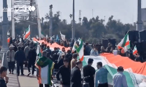 В Ірані люди формують «живі ланцюги»