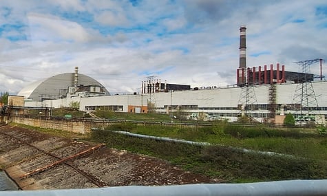 Екскурсія до Зони відчуження: коні Пржевальського, нерудий ліс, 200 тонн урану й плутонію на віддалі руки та Прип’ять — місто моторошних вражень