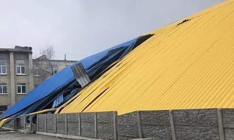 Оккупанты повредили 22 крупных спортивных комплекса и арены Луганской области — Гайдай