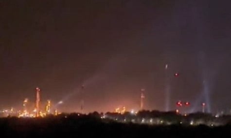 Українські військові вдарили по Саратовському НПЗ: там лунали вибухи і здійнялася пожежа