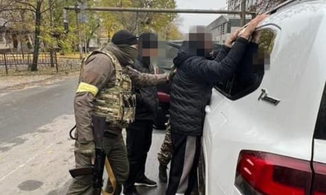 У звільненому Херсоні затримали колаборанта, який допоміг окупантам втекти на катерах