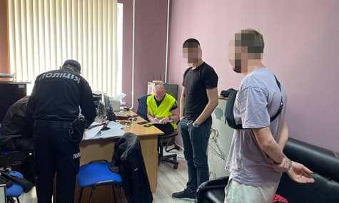 Поліція затримала двох киян, які знімали роботу ППО. Їх передали СБУ
