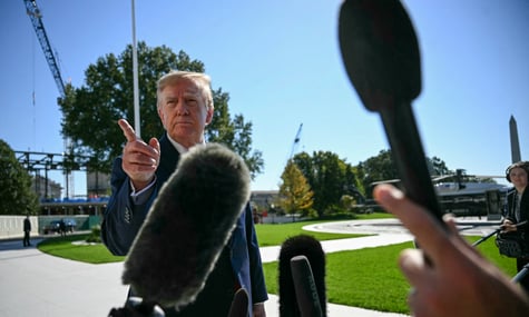 Конфлікт CNN та Politico з Трампом. Суд став на бік журналістів і дозволив їм працювати в Білому домі