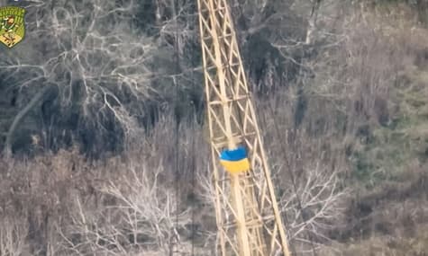 На левом берегу Херсонской области подняли украинский флаг