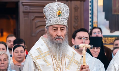 У Хмельницькому скасували богослужіння на чолі з Онуфрієм: храм блокували сміттєвози та асенізатори